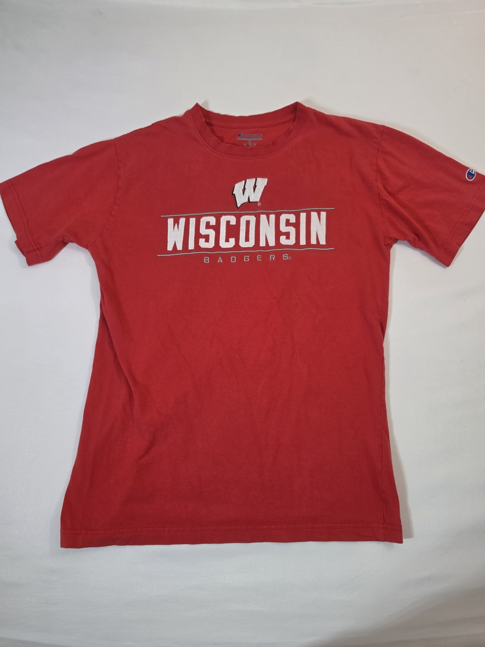Champion Wisconsin Badgers Red Embroidered T-Shirt Men’s Medium NCAA